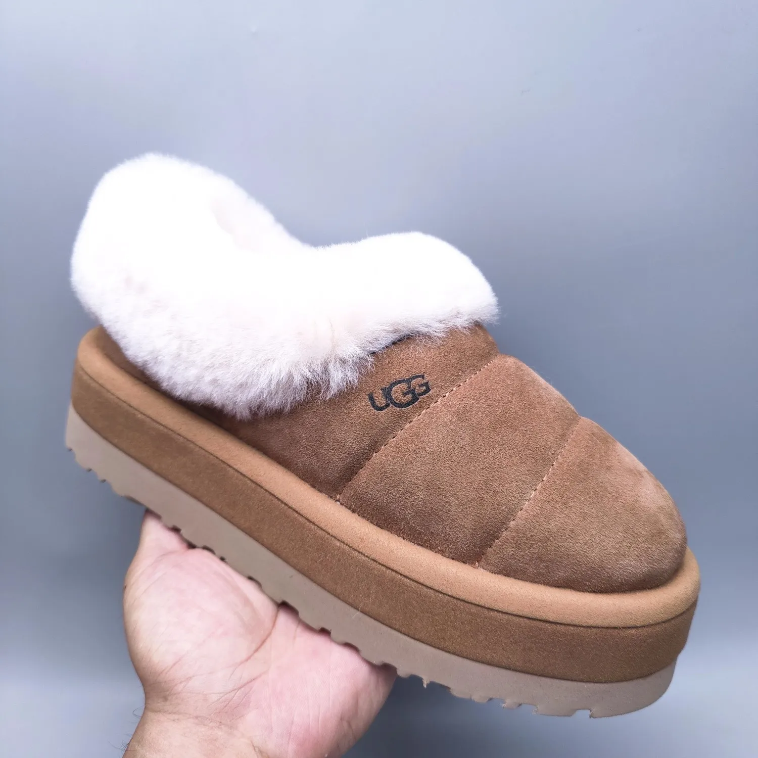💰600 UGG sheepskin one-piece snow boots 6390 thick-soled slip-on casual shoes Color: Maroon Black Chocolate Size: 35-41